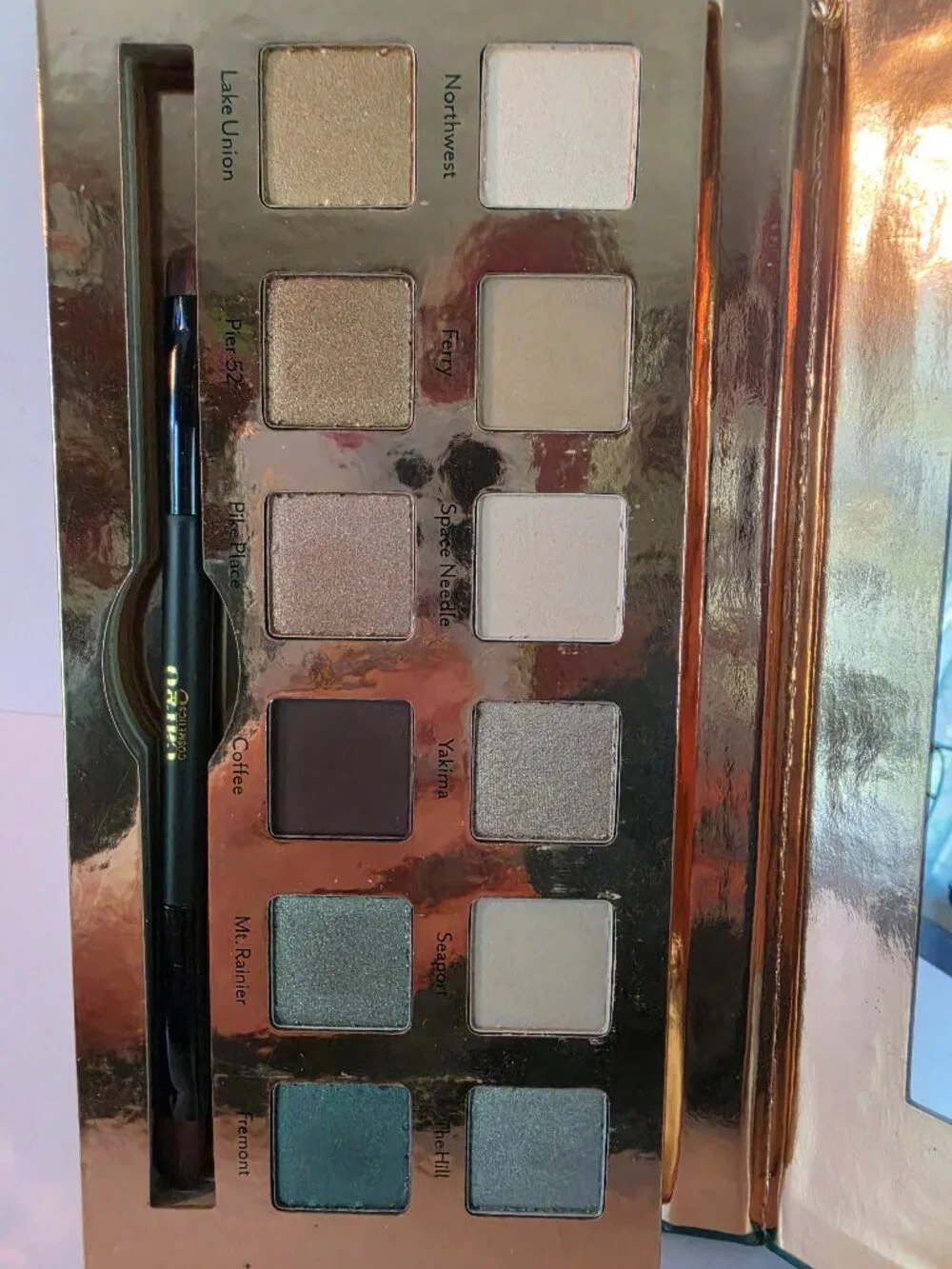 Cargo Cosmetics Emerald City eyeshadow palette